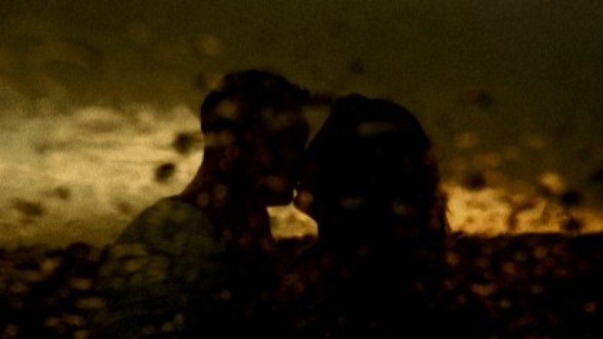 एग्जाम हॉल में स्टूडेंट कर रहे थे KISS: बड़ोदरा के महाराज सयाजीराव यूनिवर्सिटी की घटना