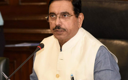 प्रह्लाद जोशी बने नए शिक्षा मंत्री, धर्मेंद्र प्रधान के इस्तीफे के बाद हुआ ऐलान