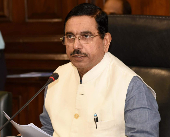 प्रह्लाद जोशी बने नए शिक्षा मंत्री, धर्मेंद्र प्रधान के इस्तीफे के बाद हुआ ऐलान